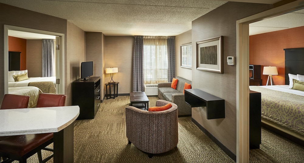 STAYBRIDGE SUITES HAMILTON - DOWNTOWN 38/80