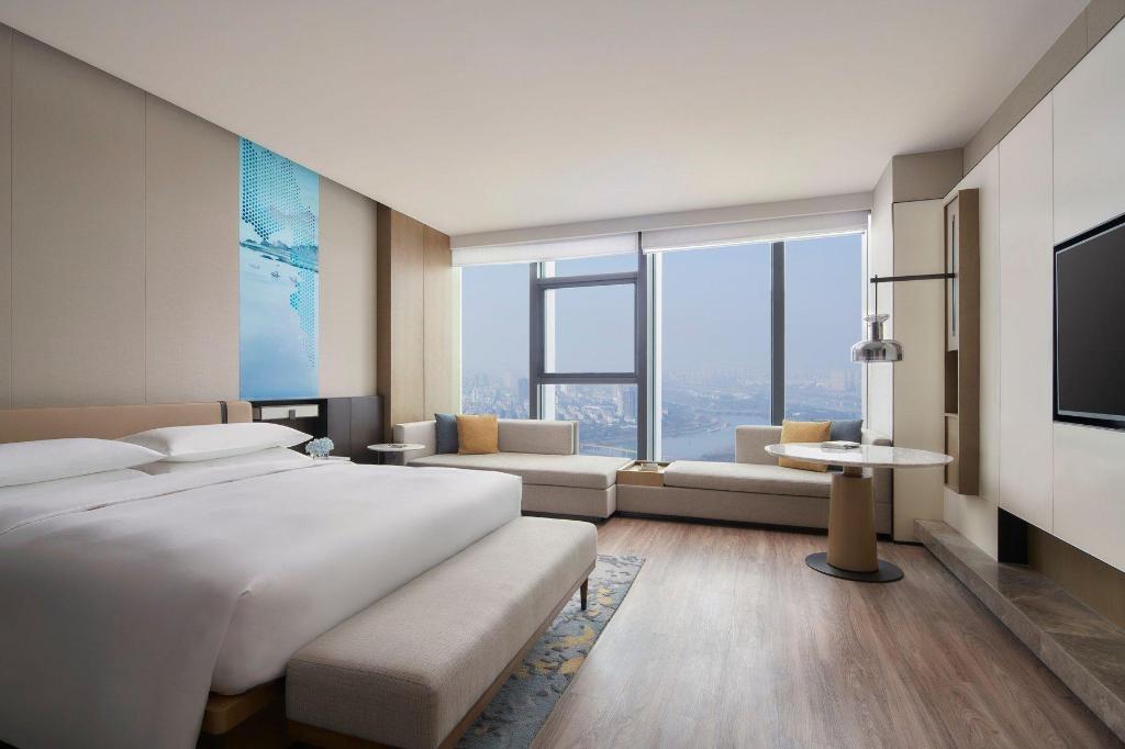 Guest Room, Deluxe, King Bed, River View
