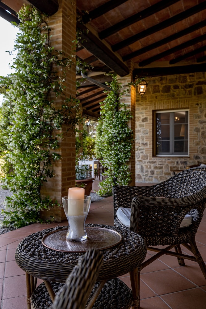 Si Montalcino Hotel & Restaurant 56/68