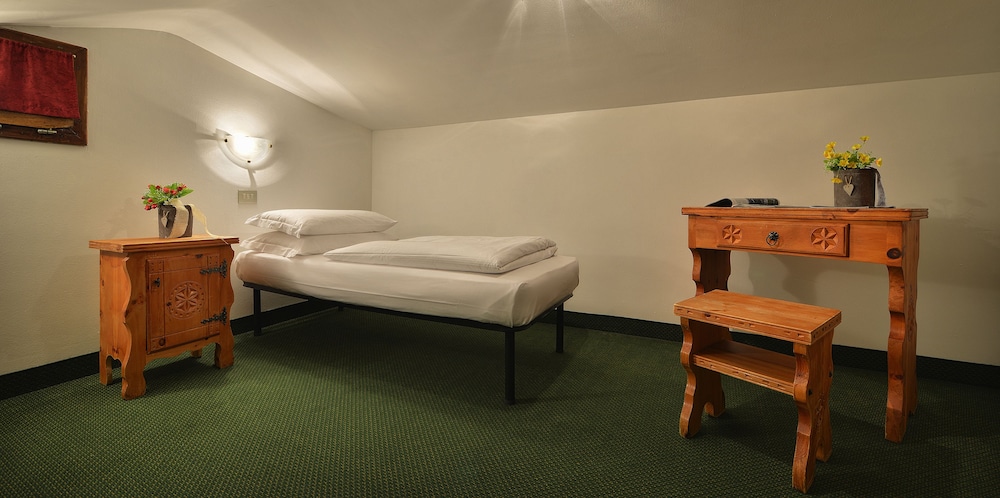 Hotel Loredana 12/65
