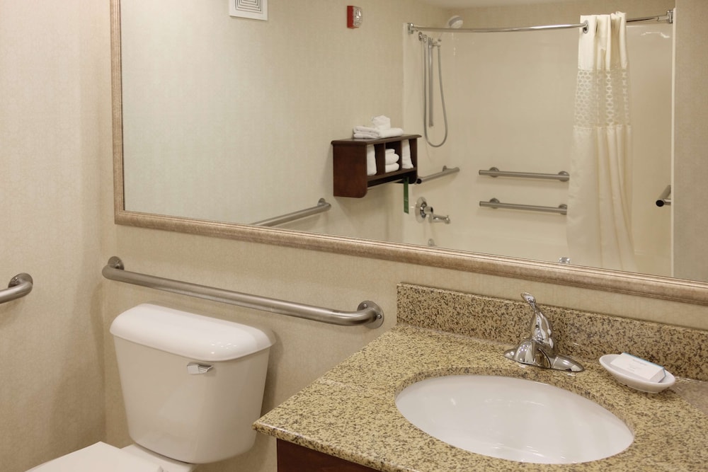 Hampton Inn Lima 24/73