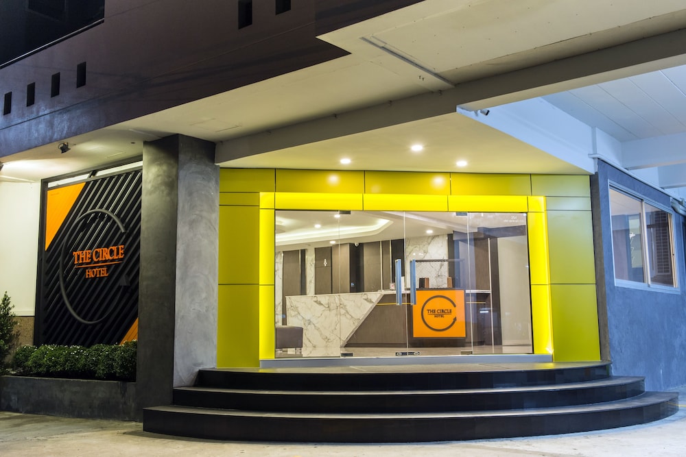 The Circle Hotel 4/64