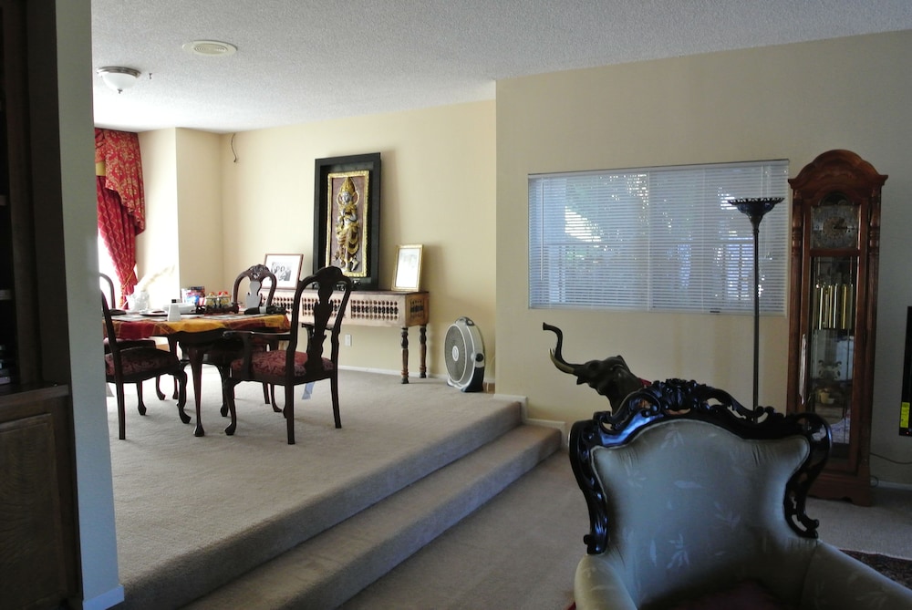 Mini Mansion in Hollywood Hills 27/47