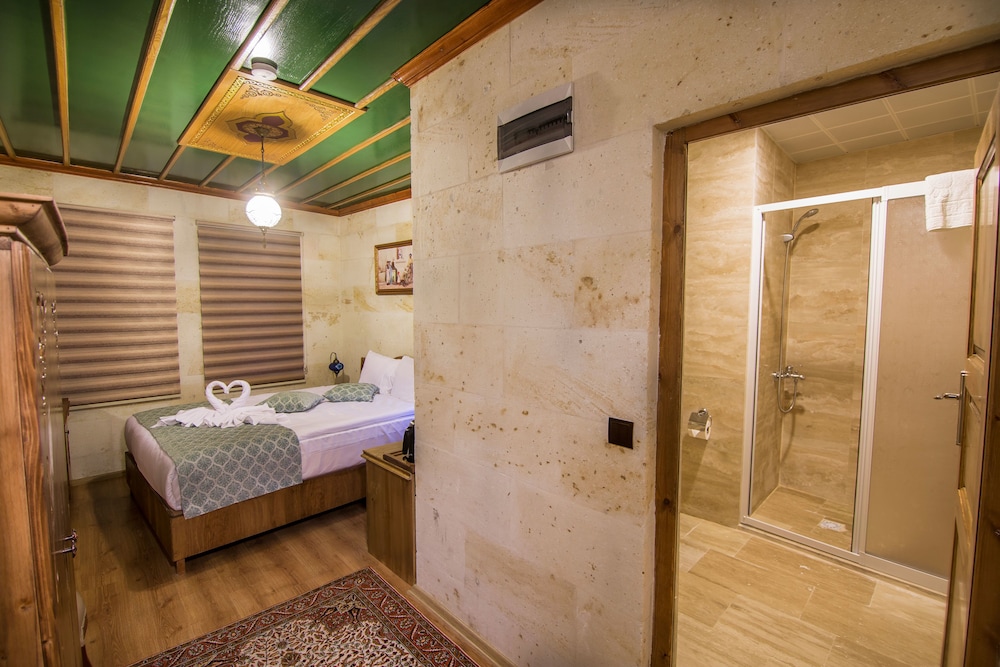 Ozbek Stone House 50/50
