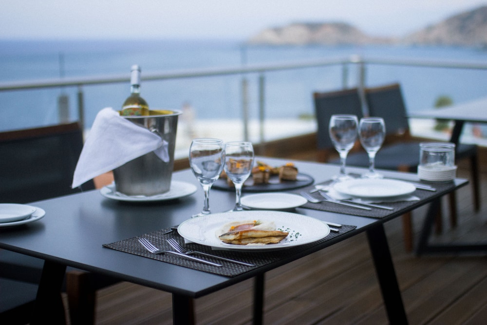Peninsula Resort & Spa 50/62