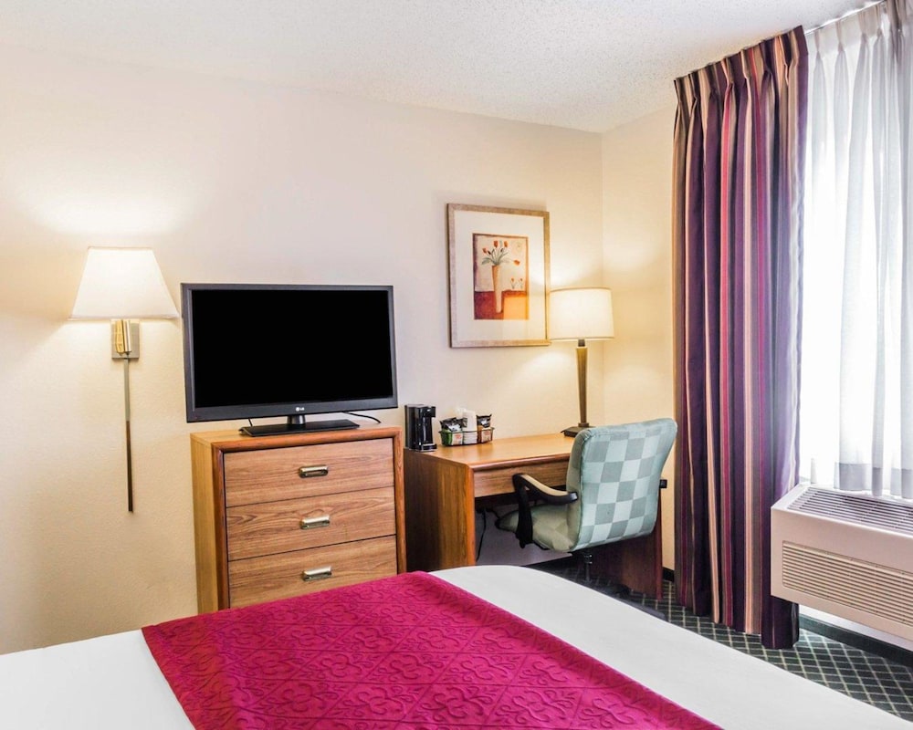 Quality Inn & Suites Golden - Denver West 24/41