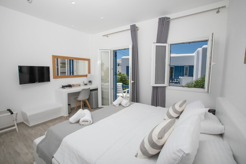 Acrogiali Beach Hotel 24/70