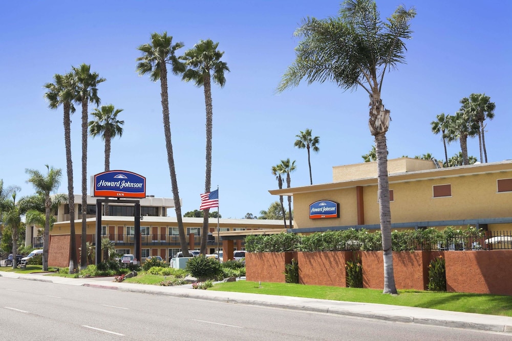 Howard Johnson By Wyndham San Diego Sea World 3/21