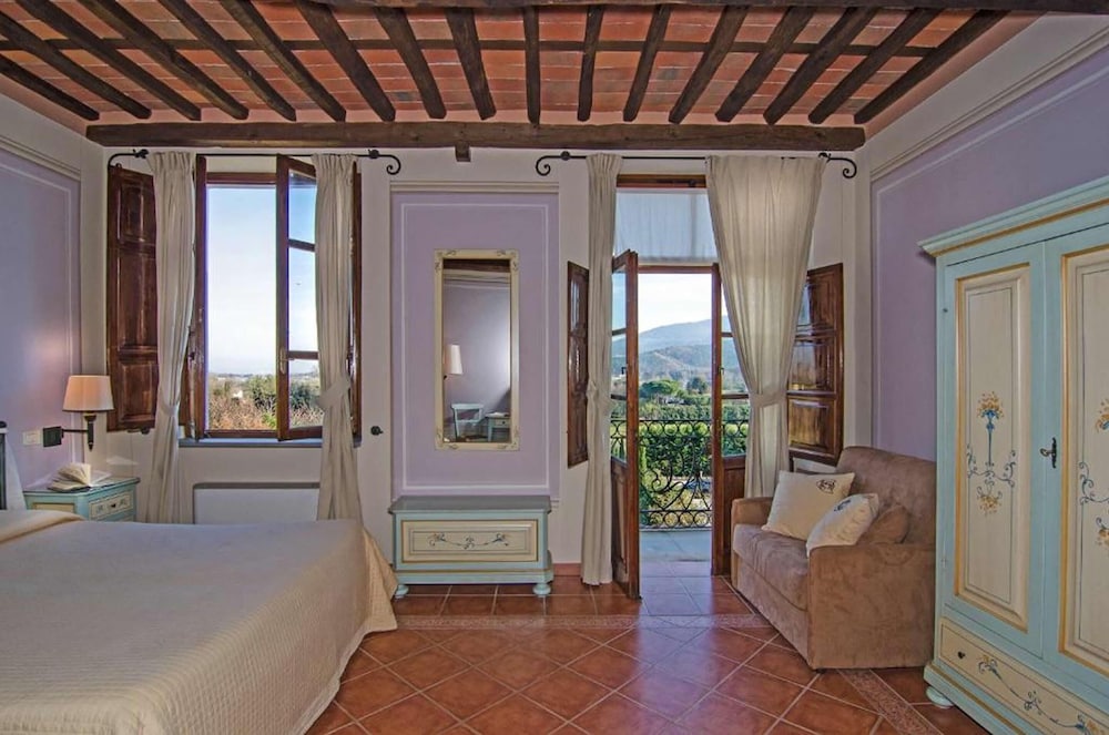 Villa Cheli Hotel 22/75