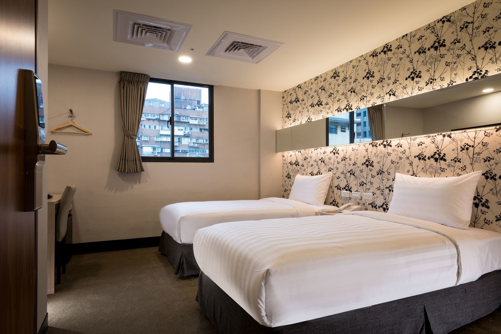 BUSINESS, TWIN BEDS