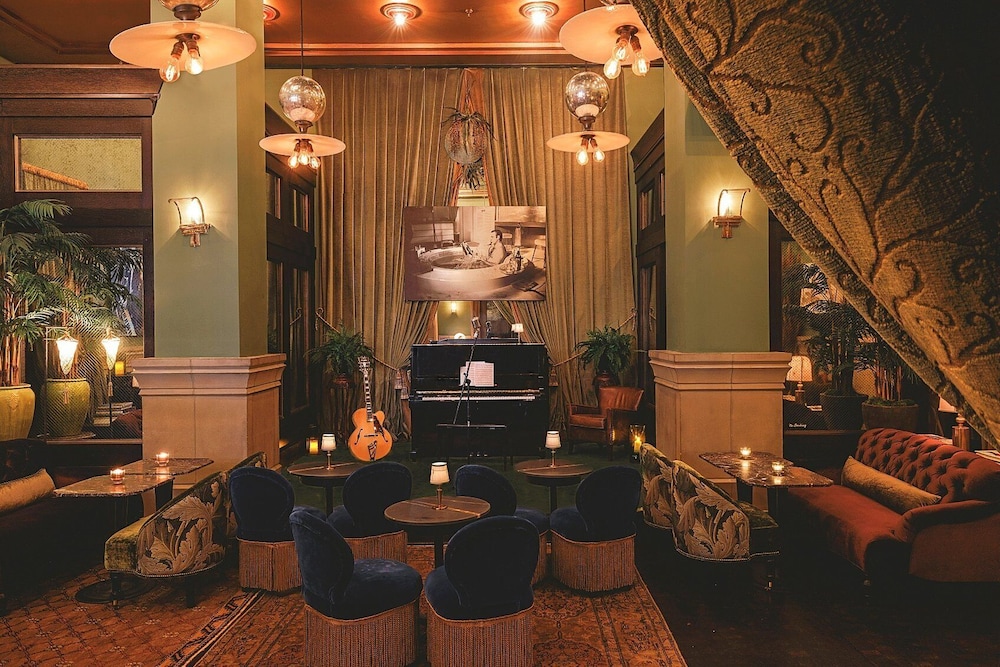 Soho Grand Hotel 51/73