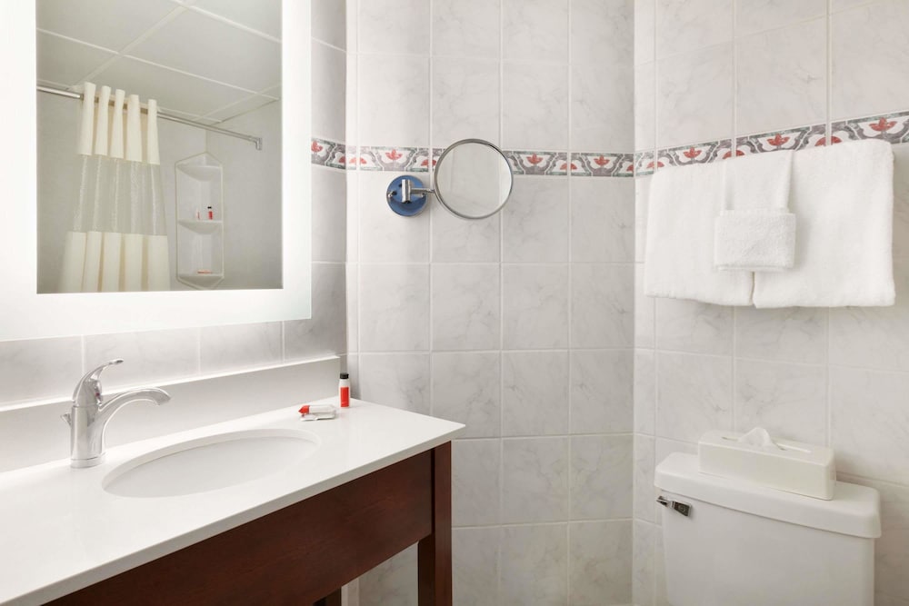 Howard Johnson Plaza Hotel By Wyndham Ocean City Oceanfront 14/31