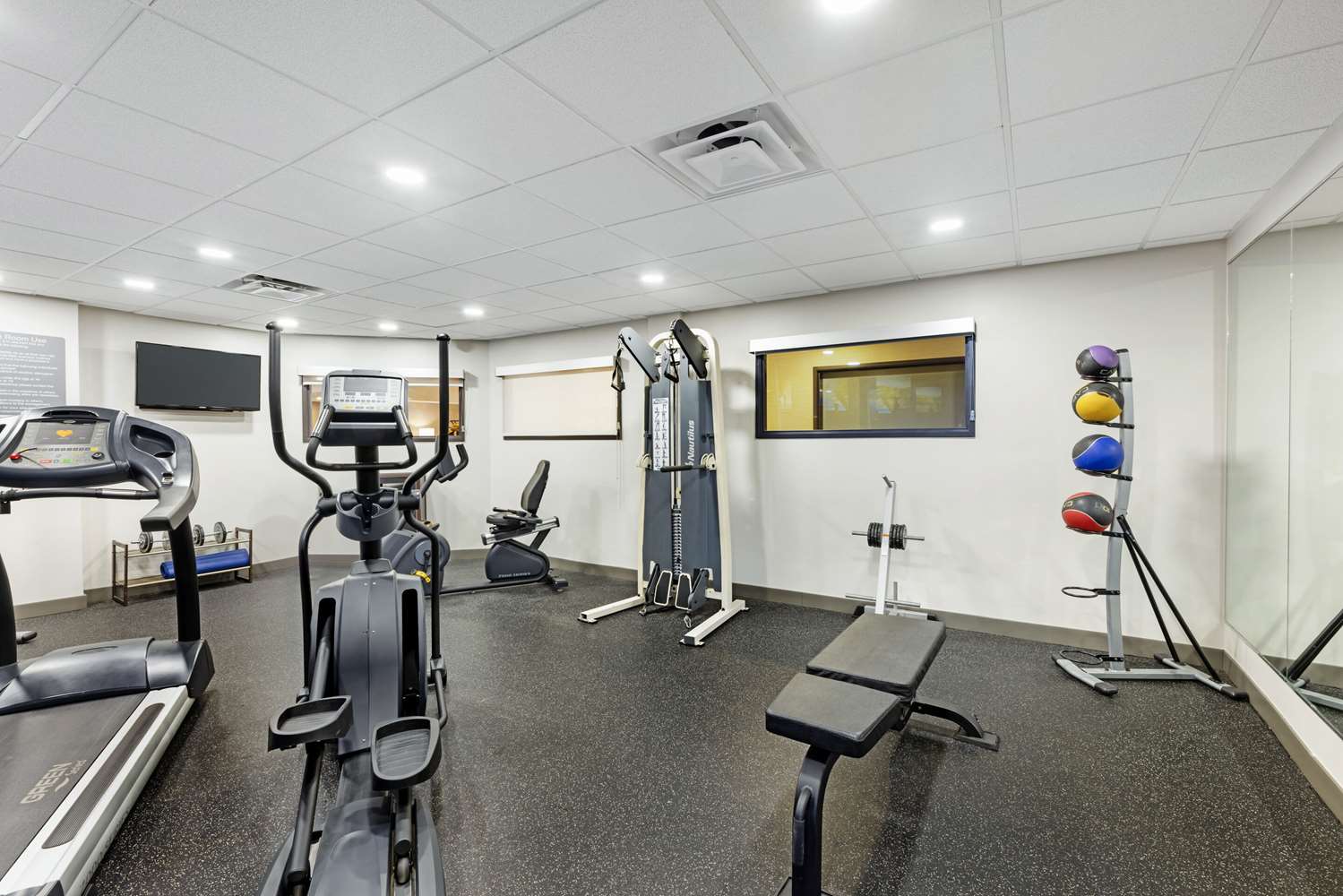 Comfort Inn & Suites Arlington Heights - Schaumburg 5/16