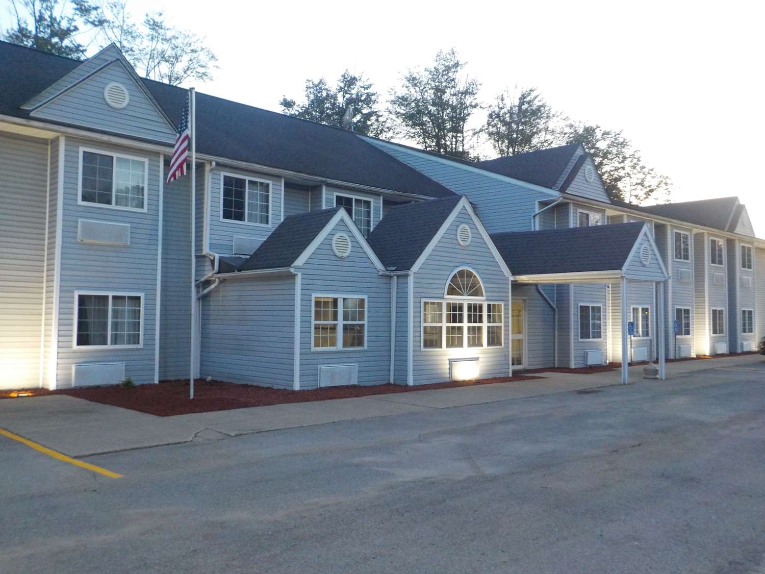 MJ Inn & Suites Marienville 18/20