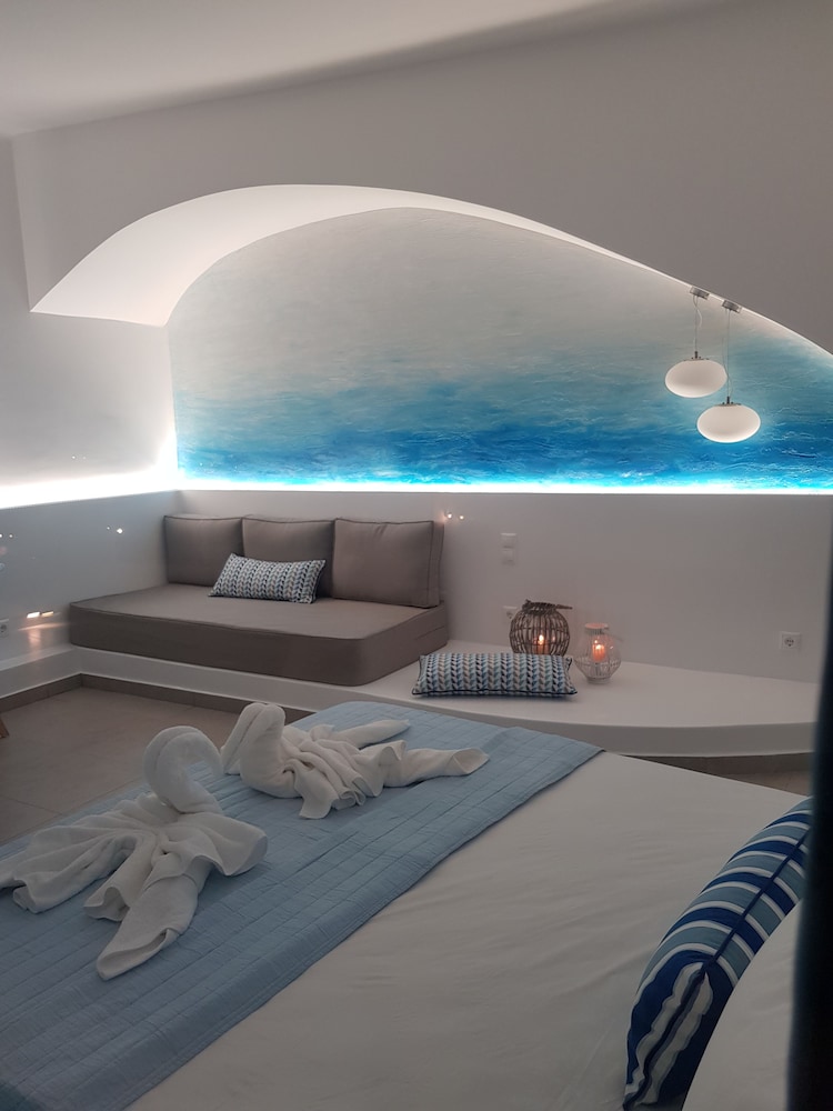 Amera Suites 32/48