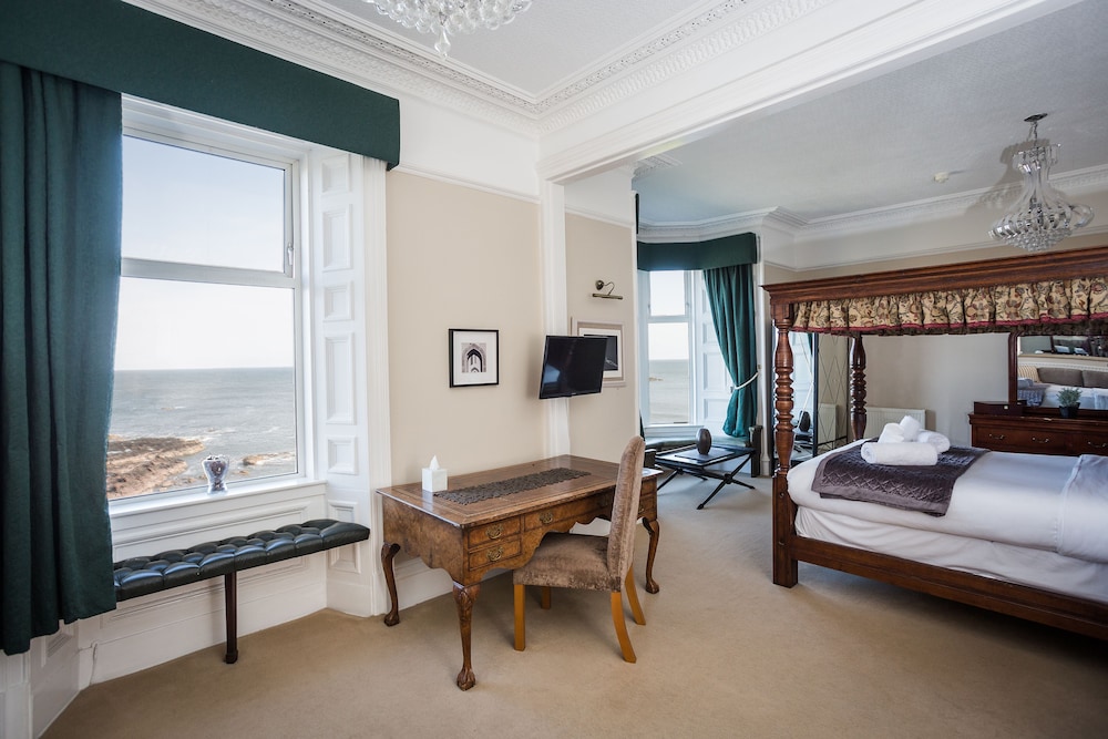 Deluxe, Suite, Double Bed, Sea View, Bayswell Hotel And Restaurant 2/3