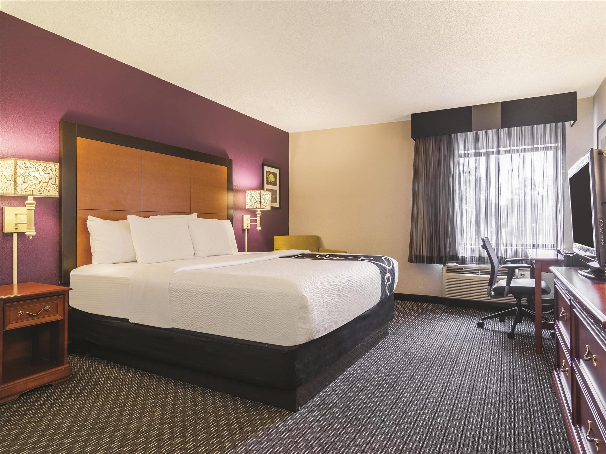 Wingate by Wyndham Brunswick GA / I-95 5/37