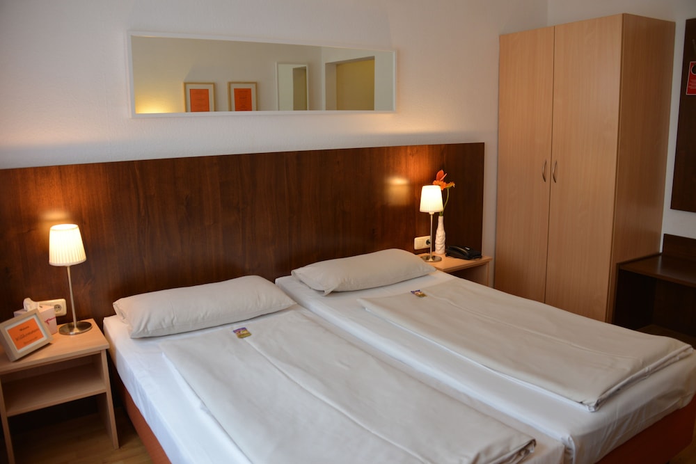 Hotel Italia 13/62