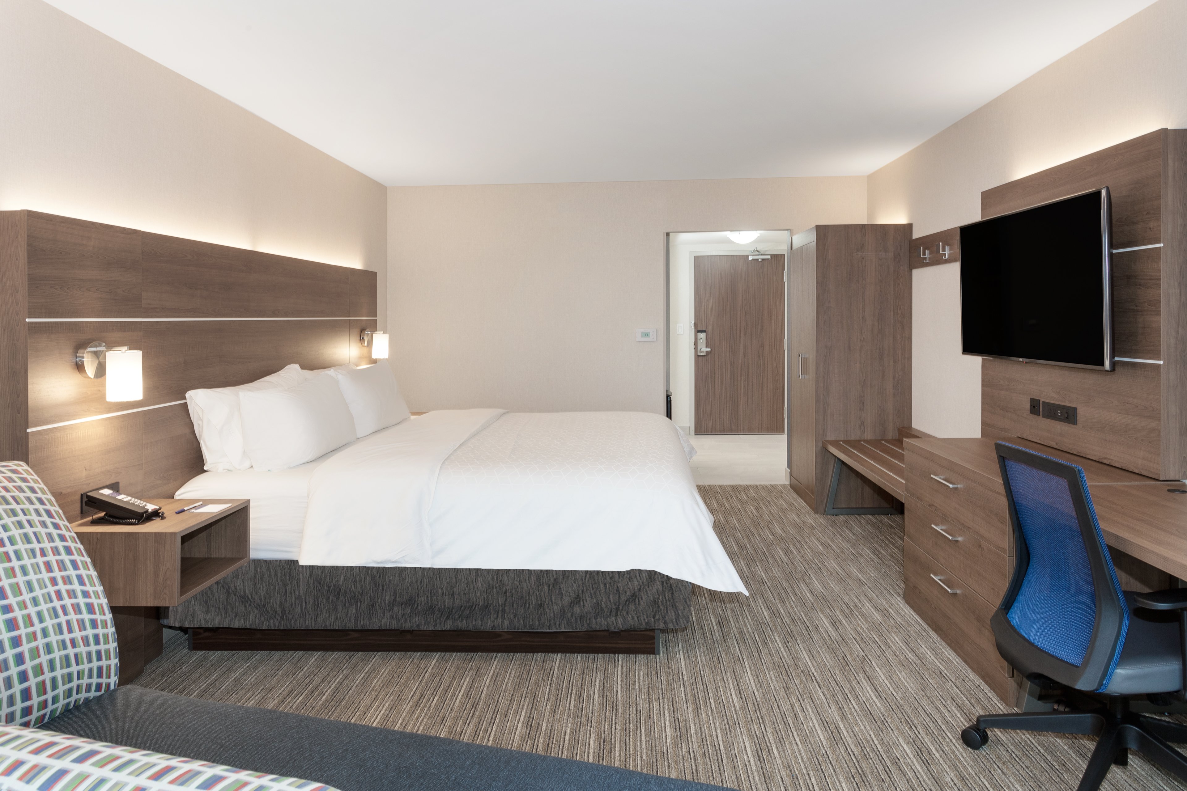 Holiday Inn Express And Suites Ottawa Downtown East 36/78