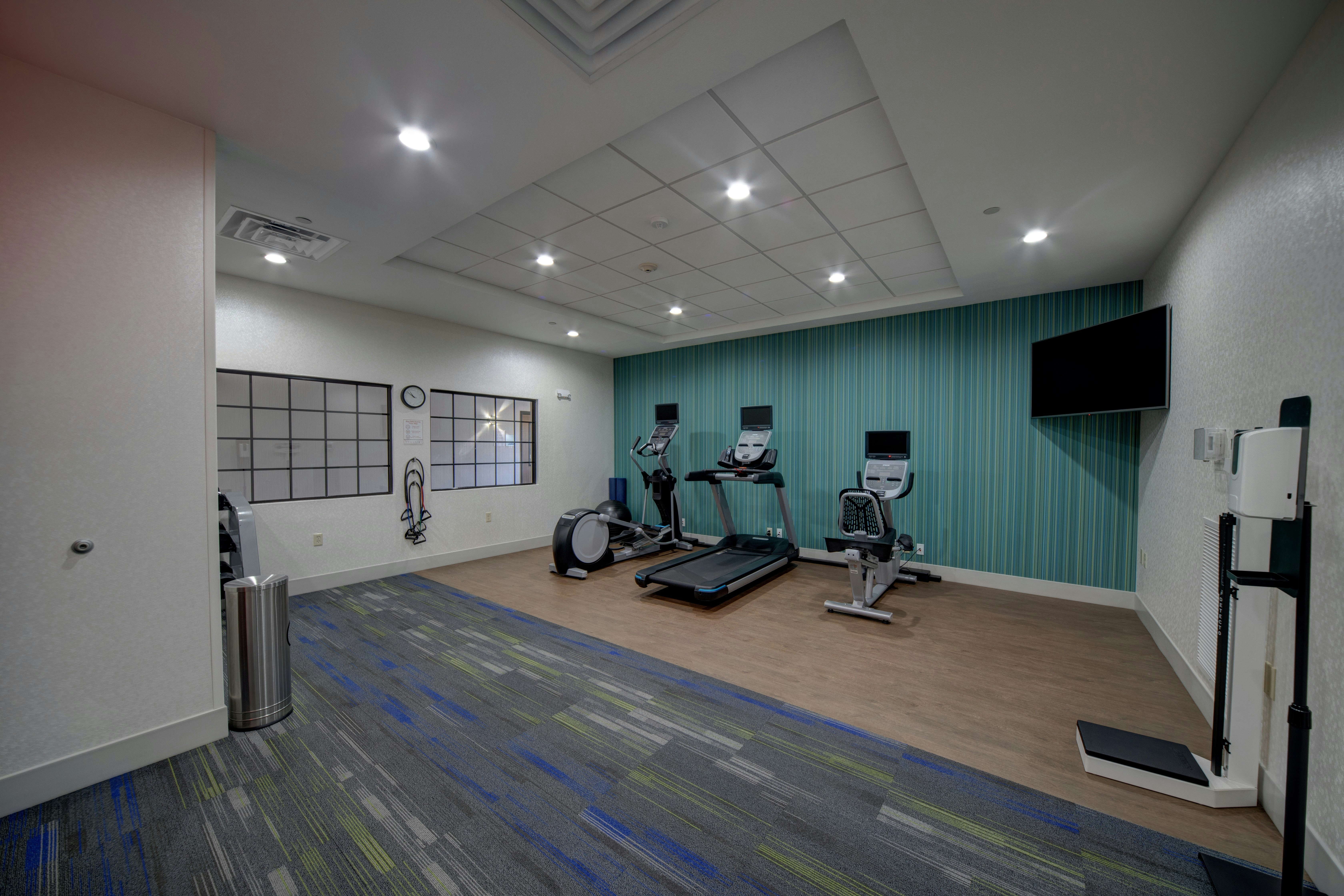 Holiday Inn Express and Suites Oklahoma City West-Yukon, an IHG Hotel 16/22