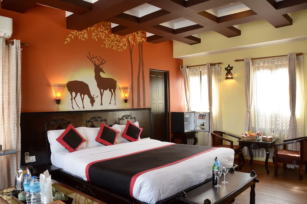 LUXURY, SUITE, KING BED, CITY VIEW