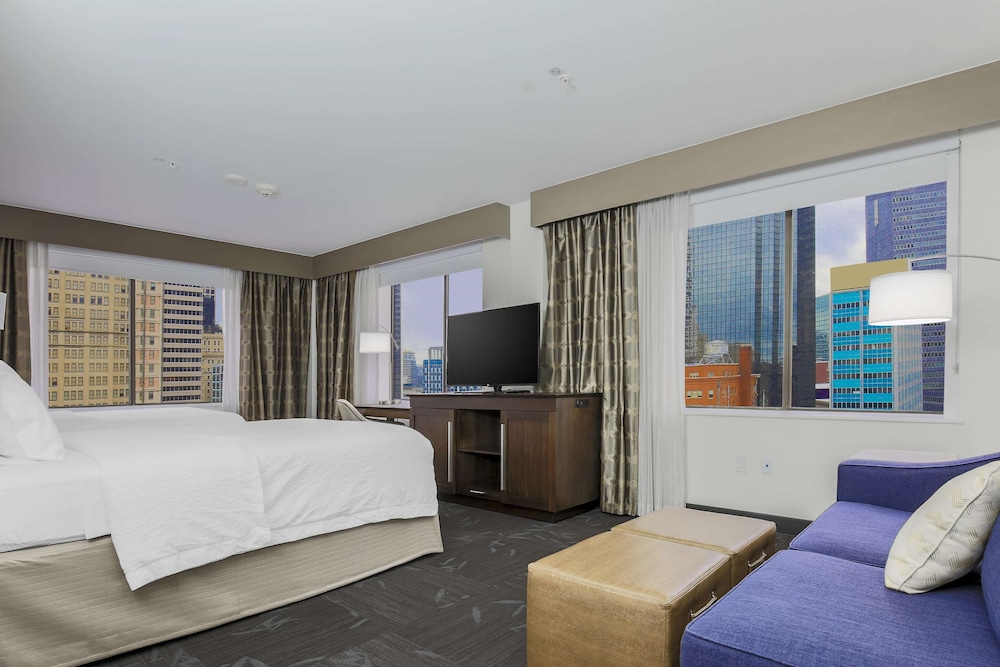 Hampton Inn Suites Dallas Downtown 23/83