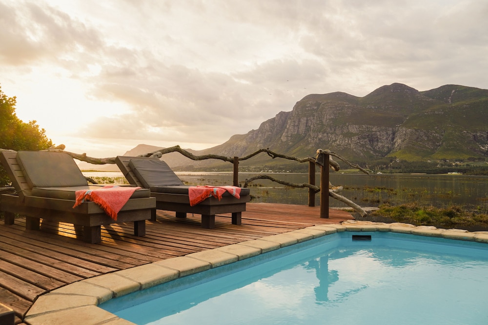 MOSAIC Lagoon Lodge 23/50