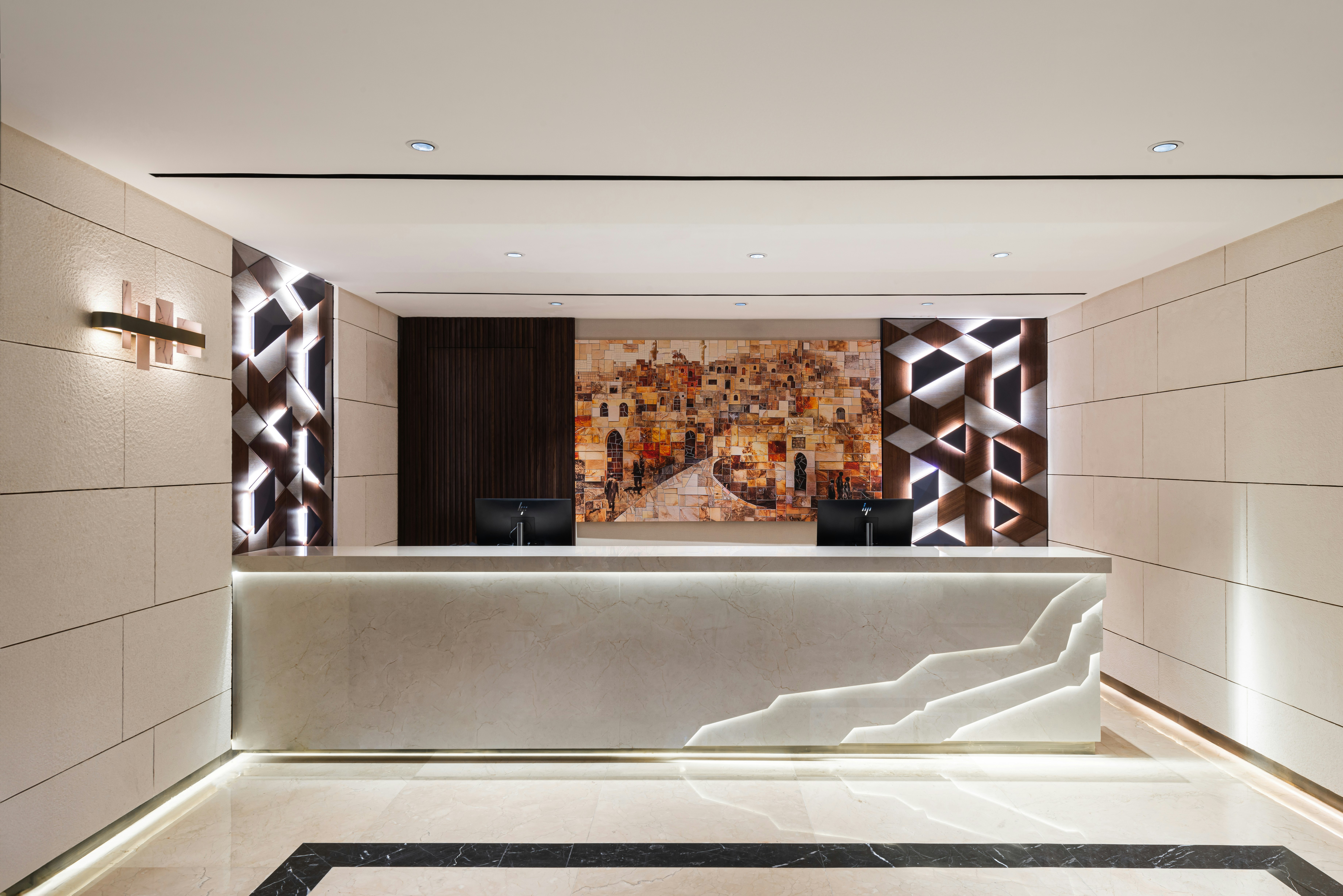 Doubletree by Hilton Amman Hotel & Residences 7/40
