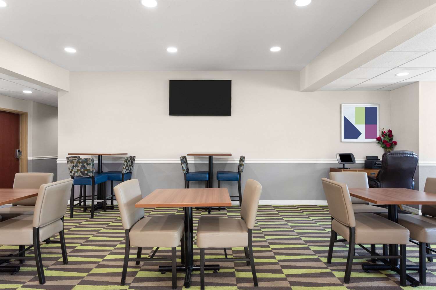 Microtel Inn & Suites by Wyndham Panama City 33/43
