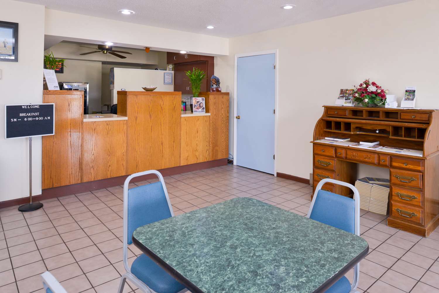 Americas Best Value Inn Sullivan 7/8