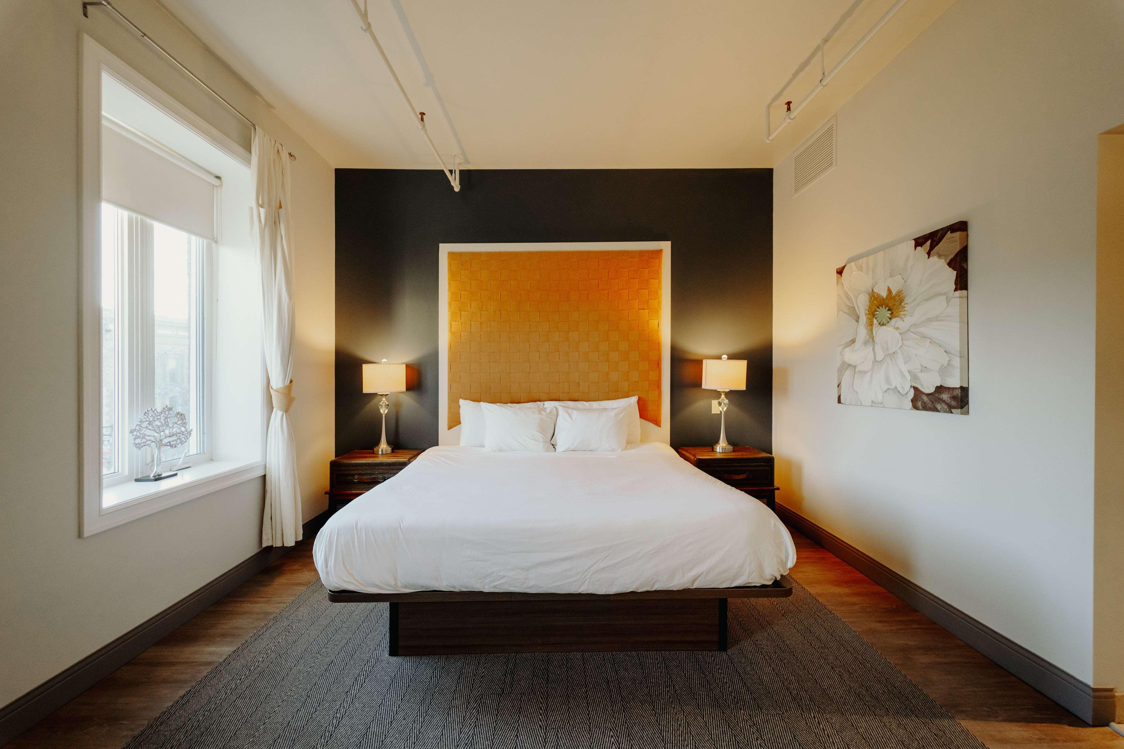 Space, King Bed, No Elevator, Bathtub