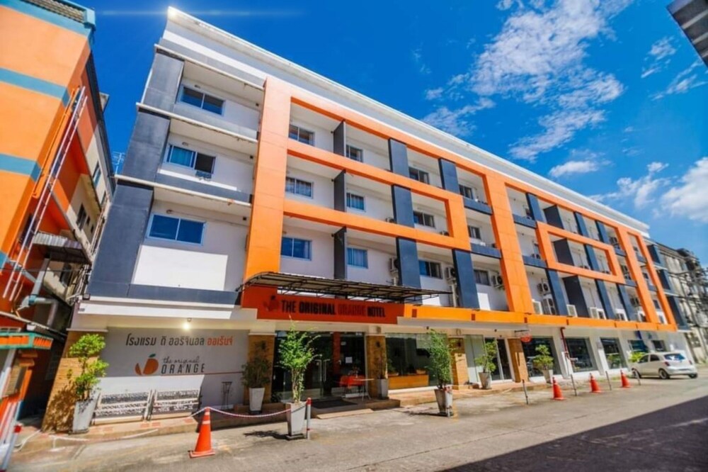 The Original Orange Rooms 6/30