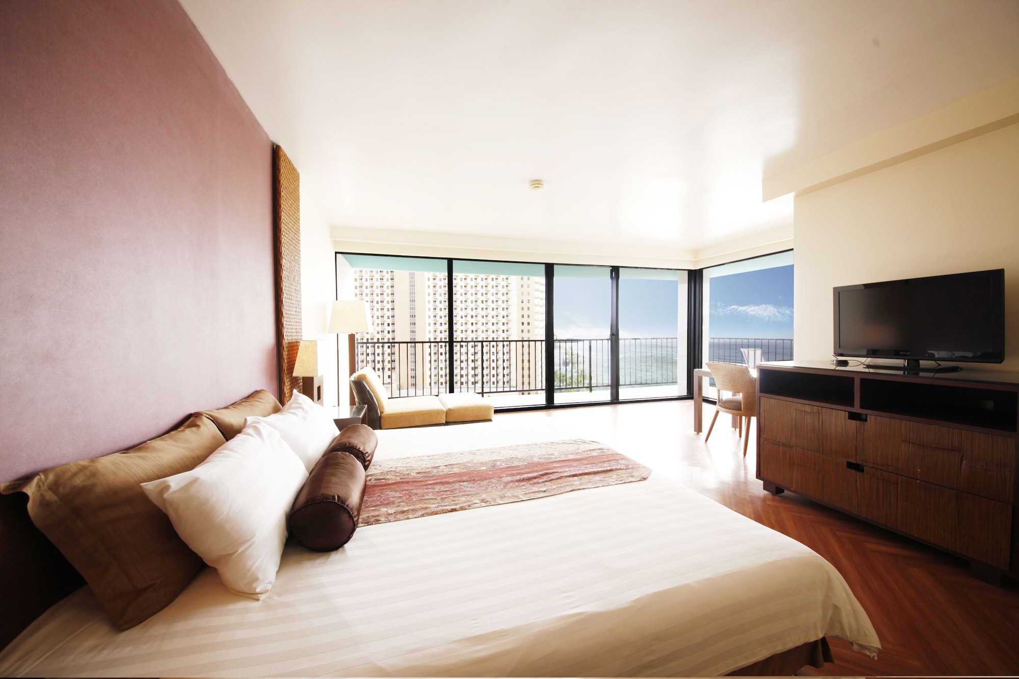 TOWER, INFINITY, KING BED, OCEAN FRONT