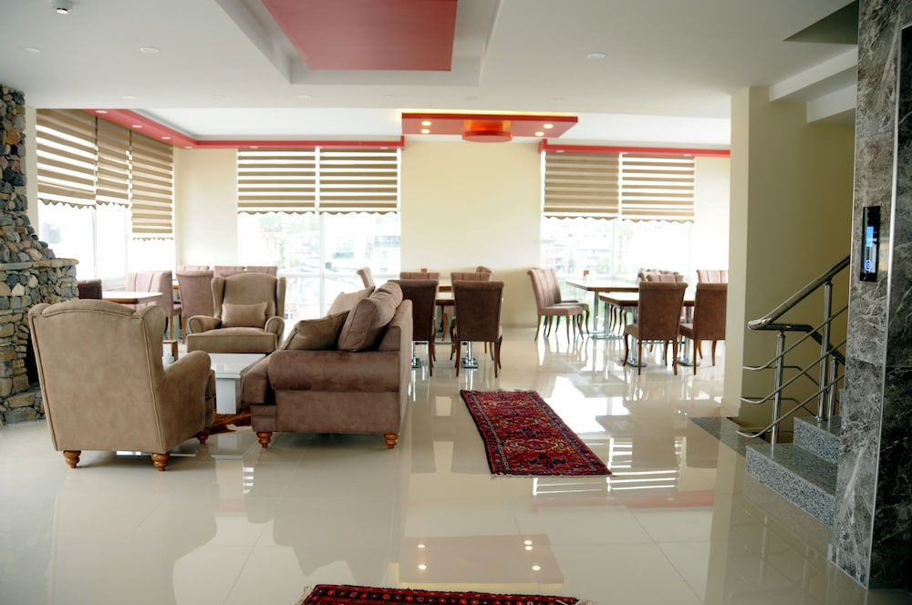 Tehran Boutique Hotel 32/48
