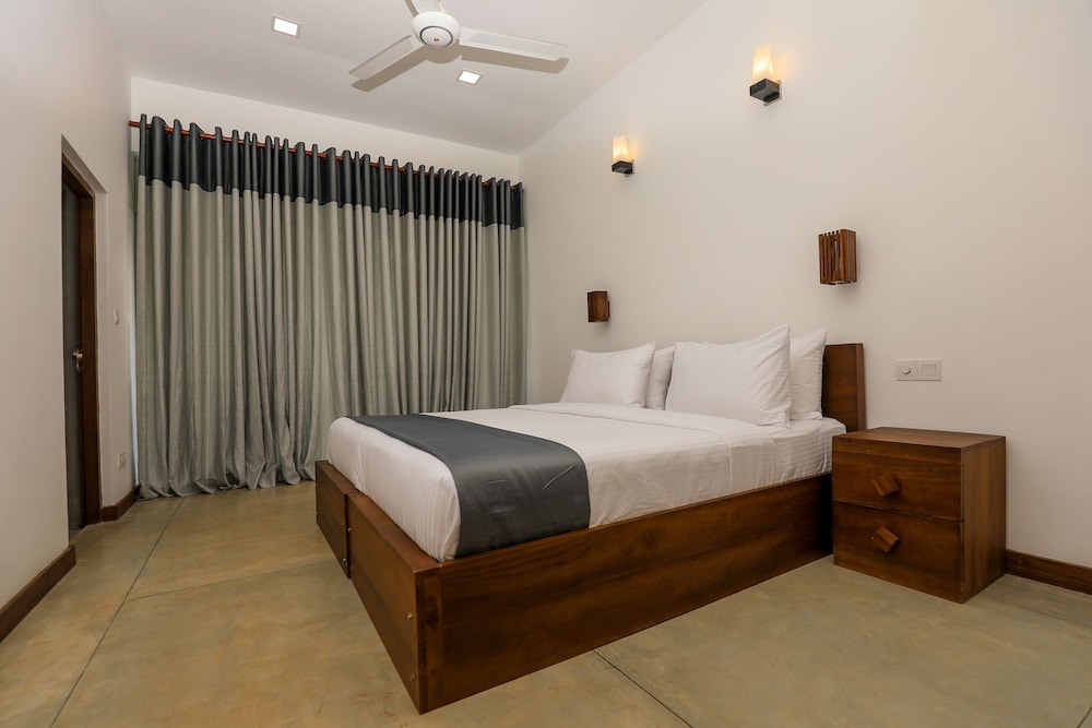 Superior, King Bed, Garden View, Balcony