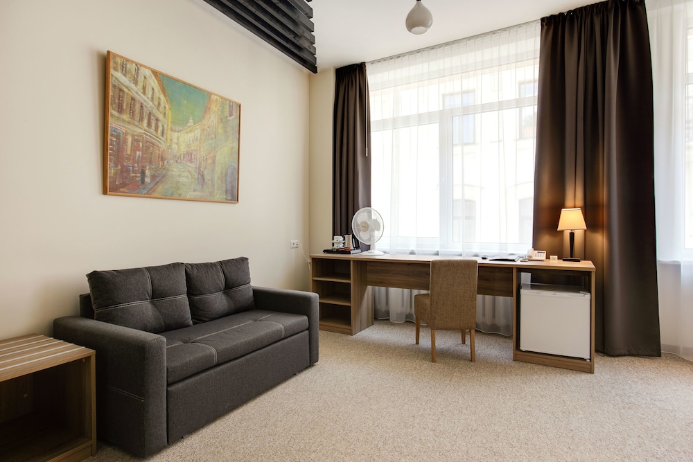 Old Town Trio Hotel 36/54