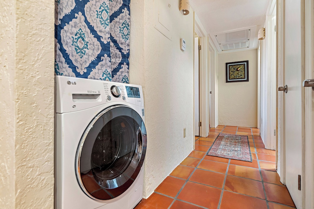 Fort Marcy Hotel Suites 24/50