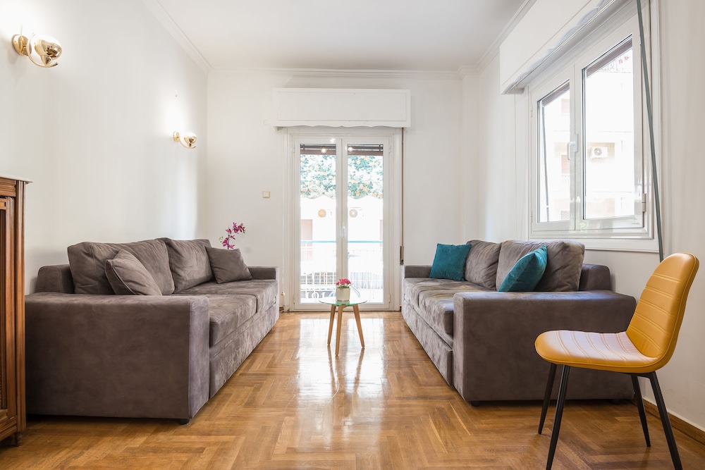 Victoria Best Apartments Near Metro 13/19