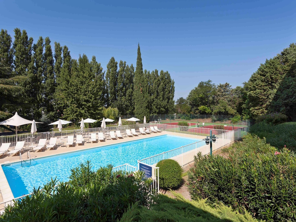 NOVOTEL AVIGNON NORD 44/48