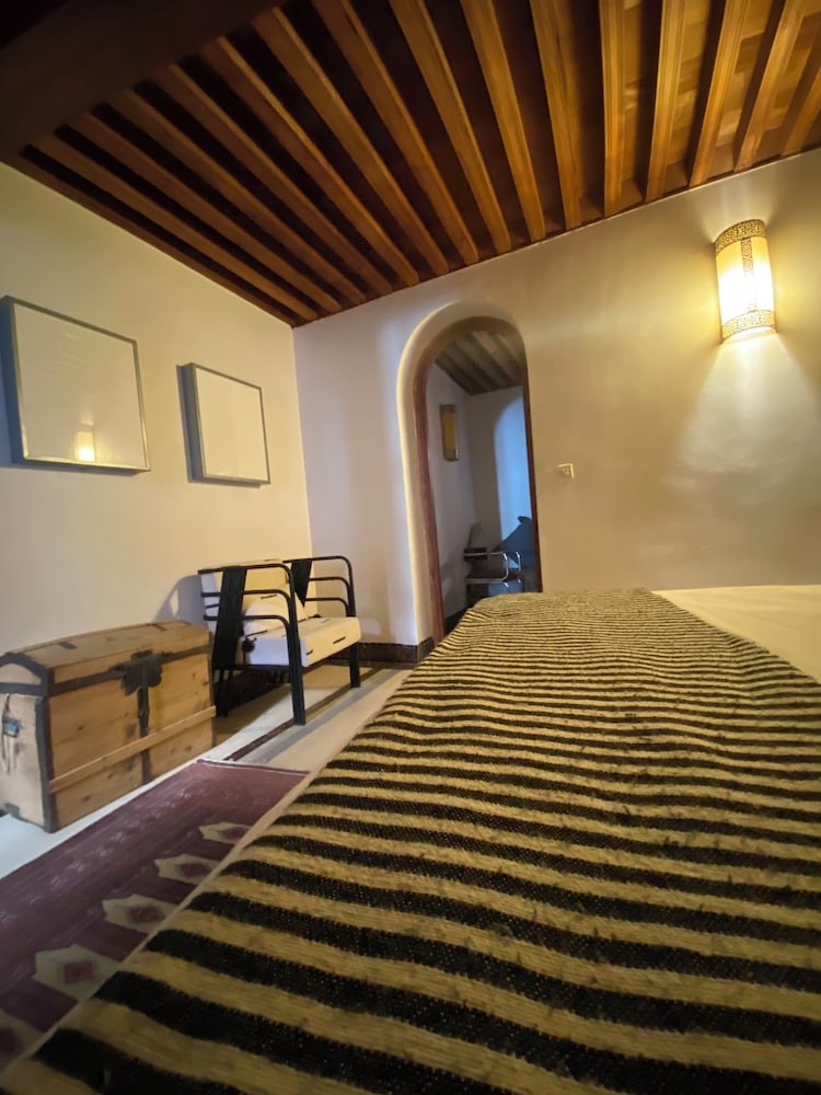 Dar 7 Louyat 23/50