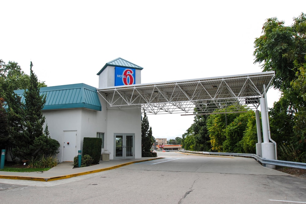 Motel6 Warwick, RI - Providence Airport - I-95 in WARWICK - RI