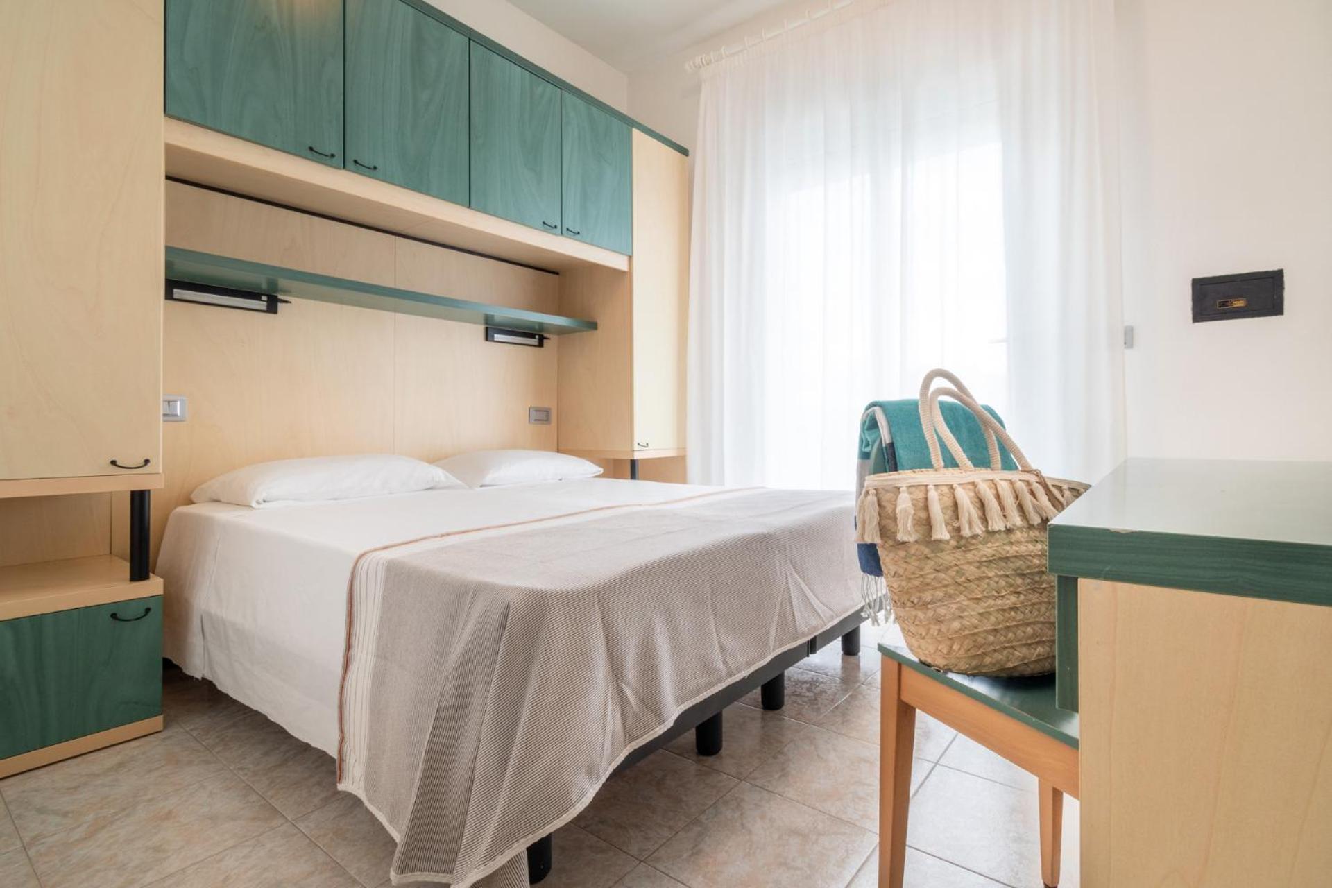 Room, Double Bed