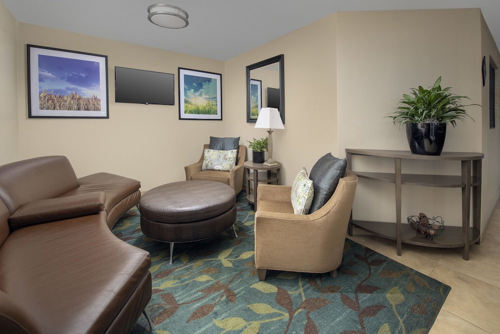 Candlewood Suites Charleston - Northwoods, an IHG Hotel 24/50