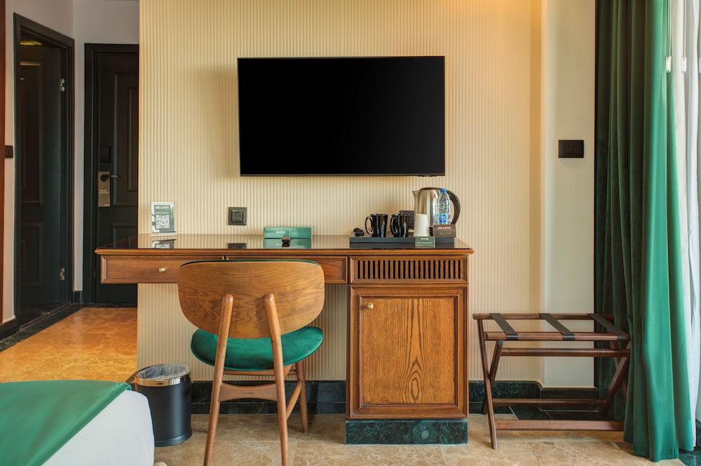 Bratus Hotel Aqaba 60/65