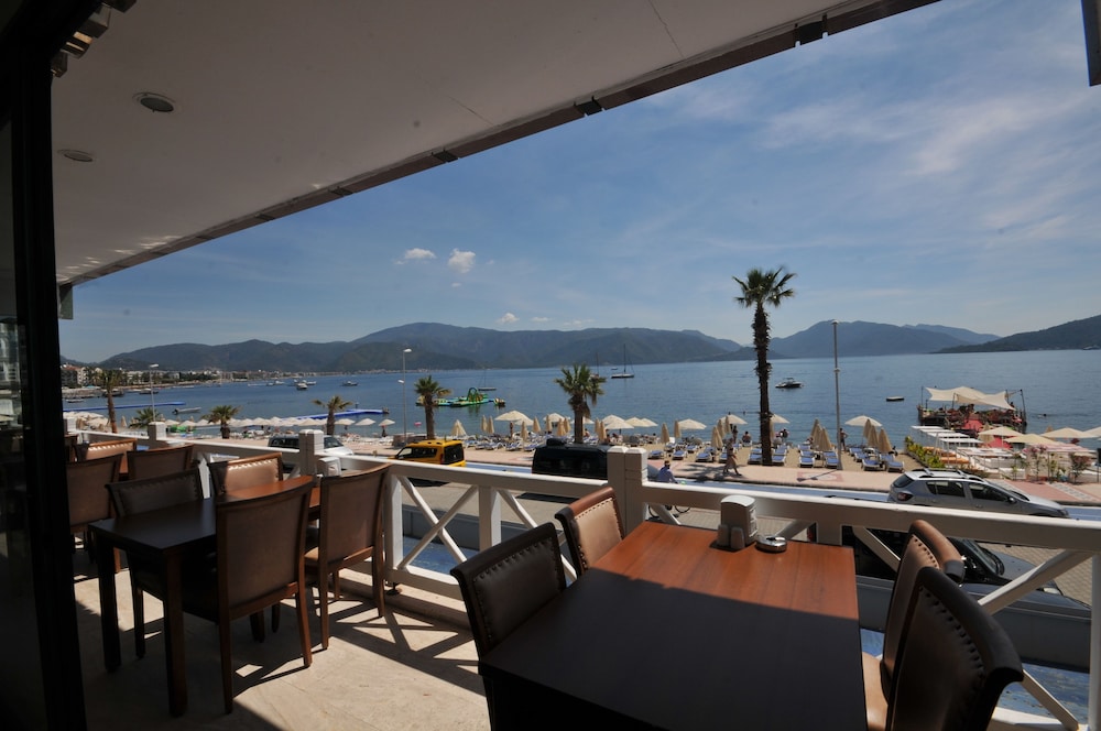 Class Beach Otel 33/50
