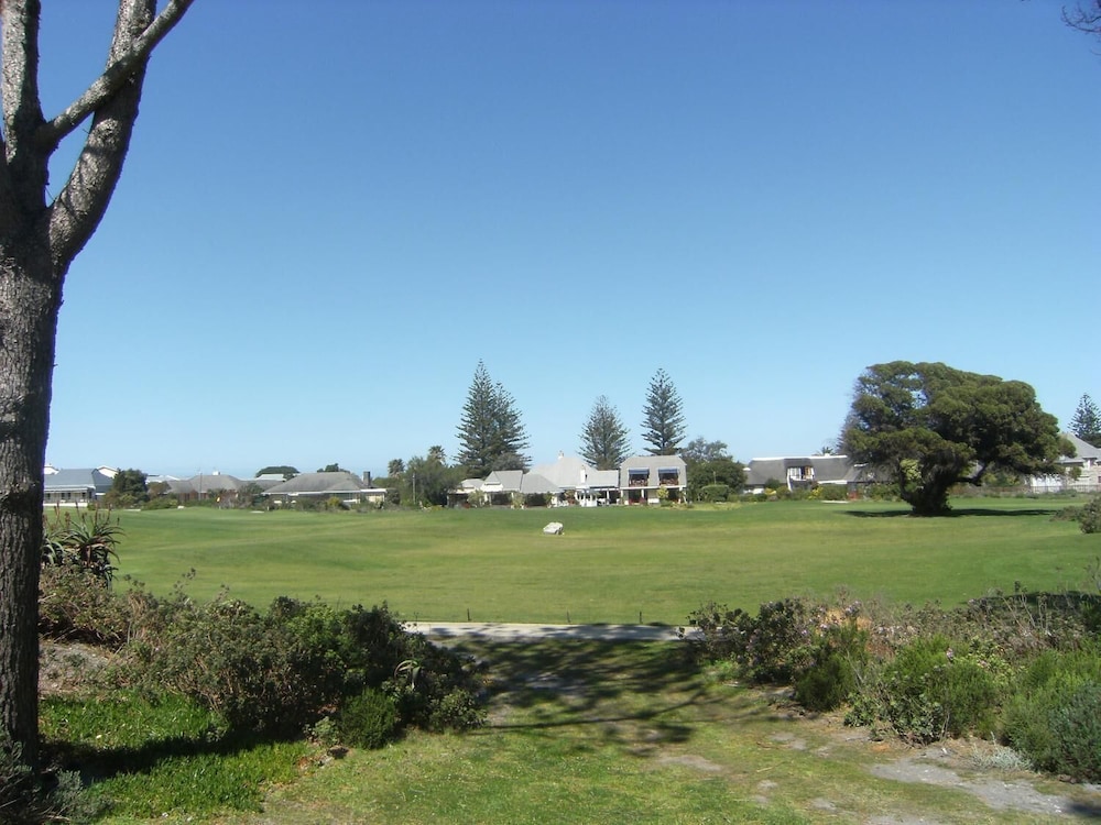 Mulligans Golf Lodge 29/38