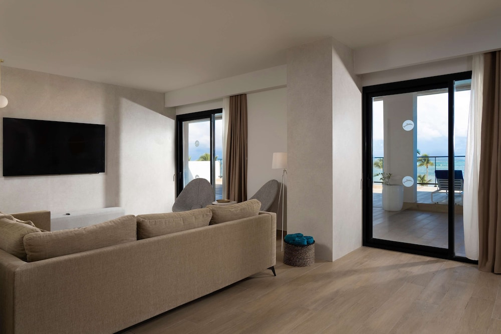 Serenade All Suites - Adults Only Resort 32/50