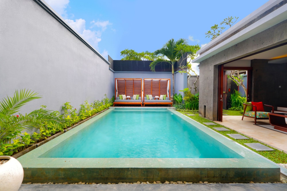 Seminyak Icon 3/70