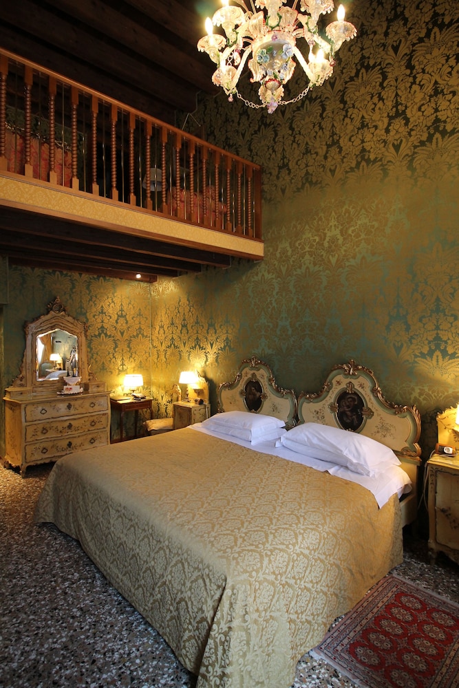 Hotel Palazzo Abadessa 21/50