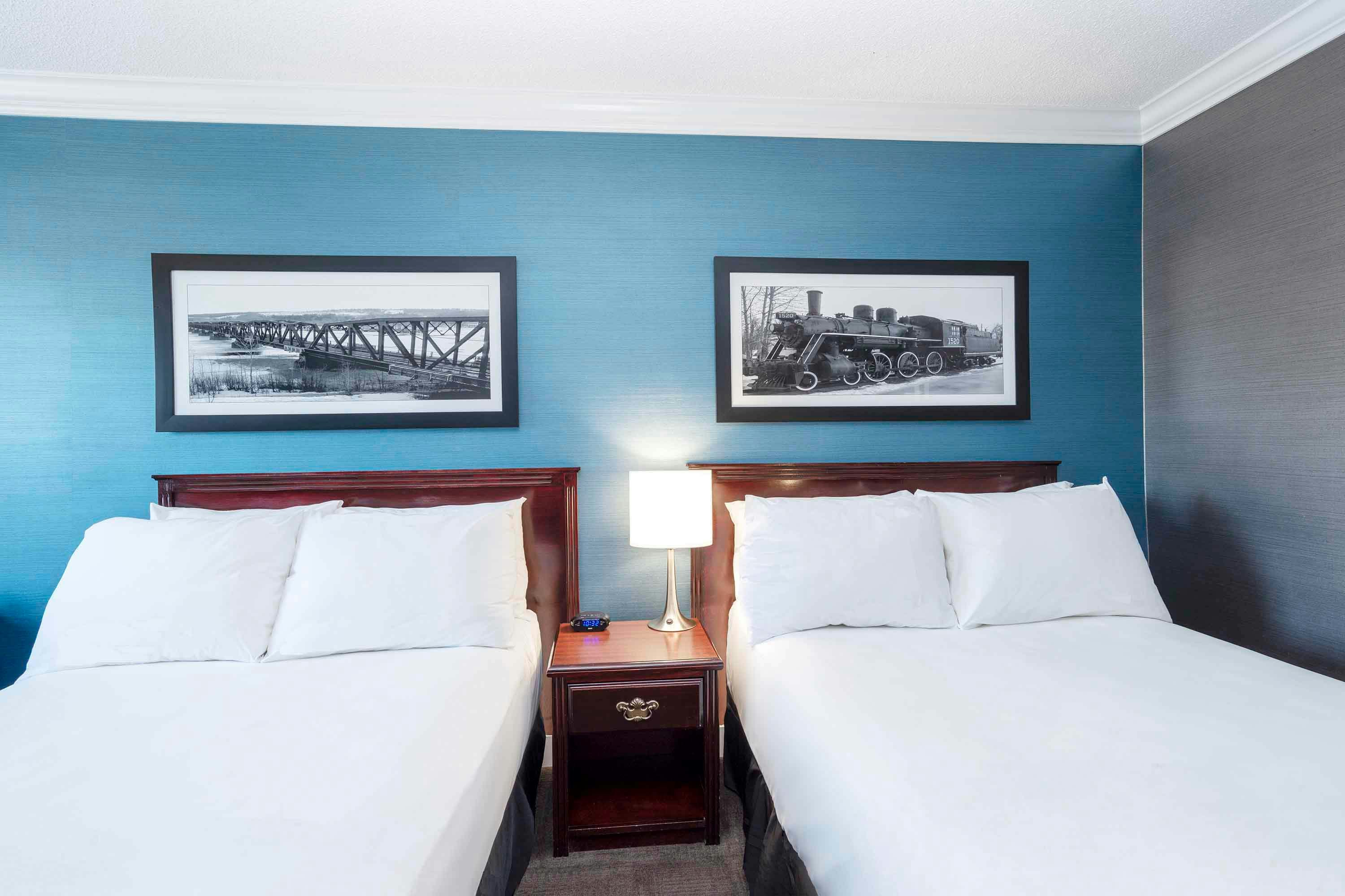 Standard, 2 Double Beds
